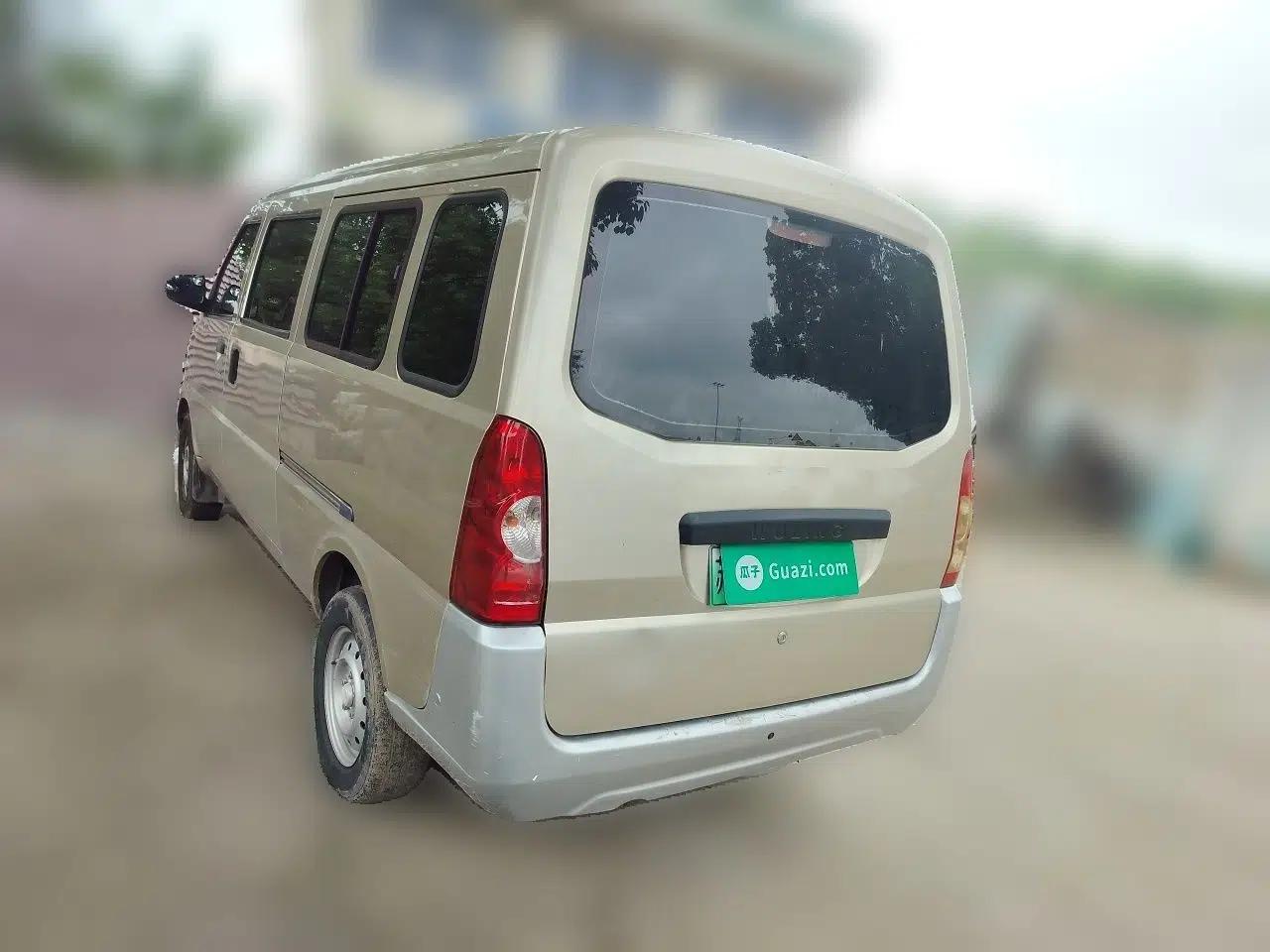 Wuling Rongguang EV 2020 Basic Version 7-Seater 300 km — миниатюра 4