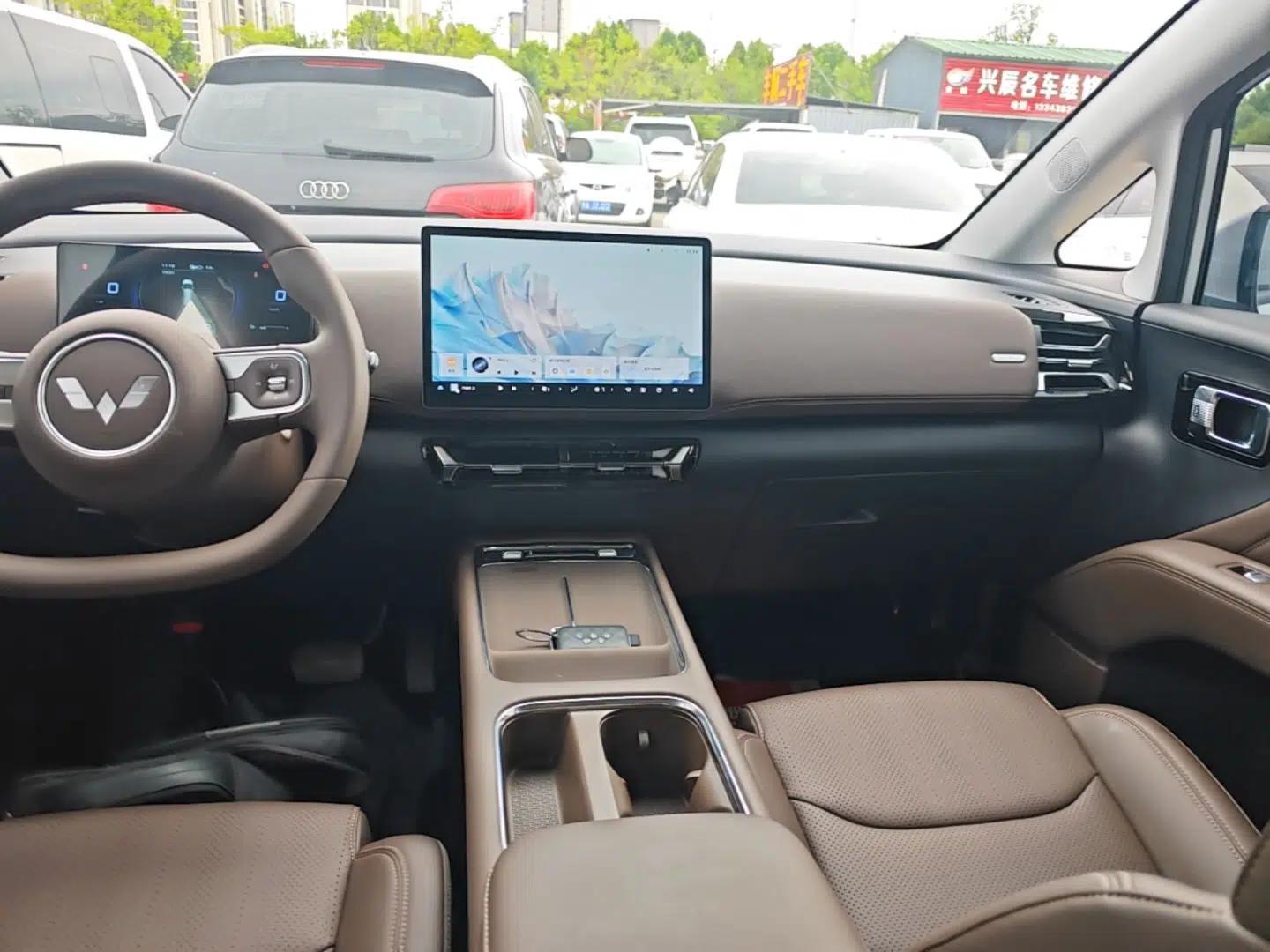 Wuling Starlight 730 2025 Model Plug-in Hybrid 125km Luxury Edition — миниатюра 15