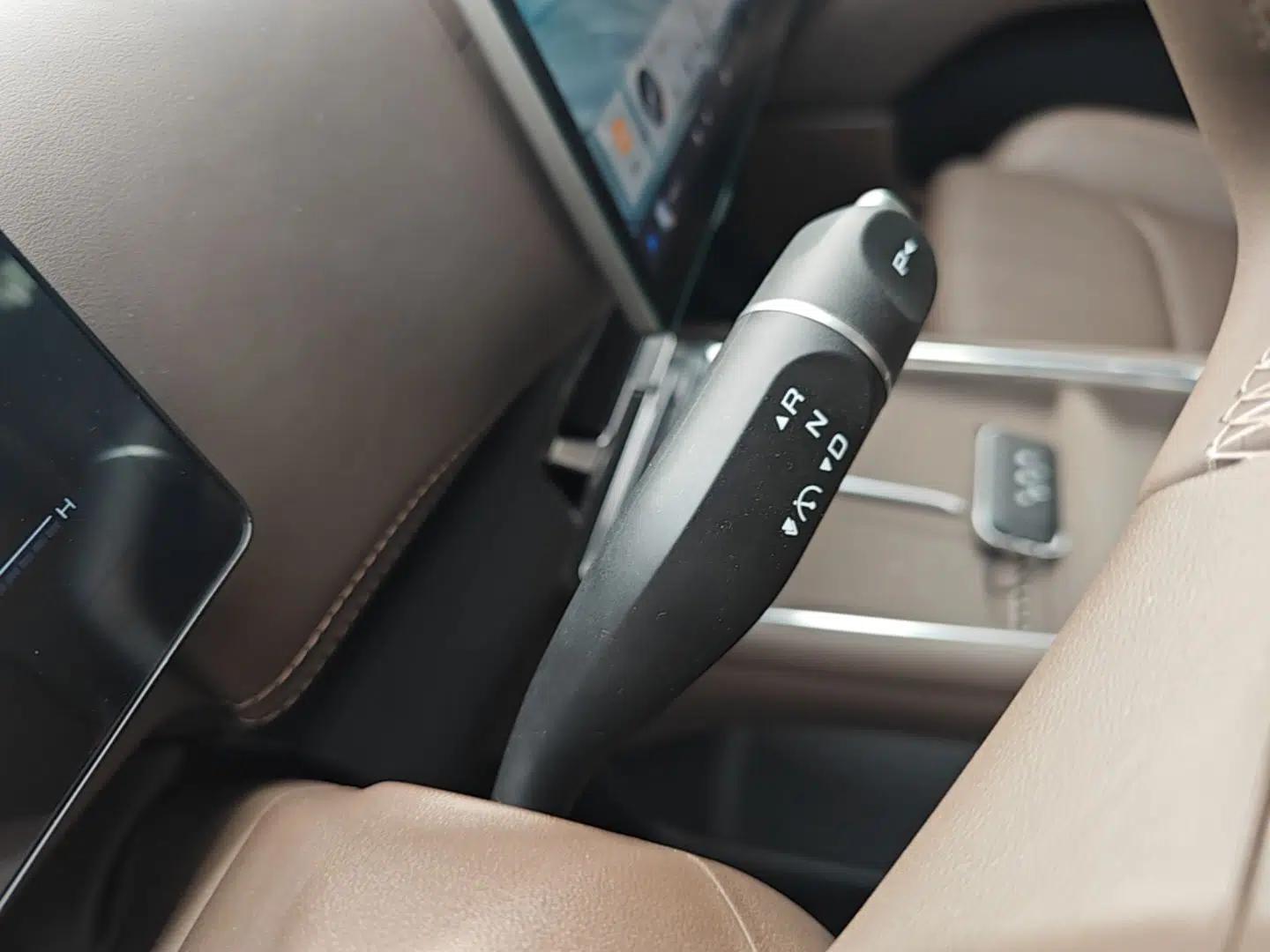 Wuling Starlight 730 2025 Model Plug-in Hybrid 125km Luxury Edition — миниатюра 16