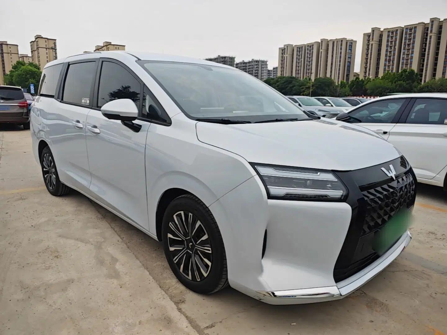 Wuling Starlight 730 2025 Model Plug-in Hybrid 125km Luxury Edition — миниатюра 3