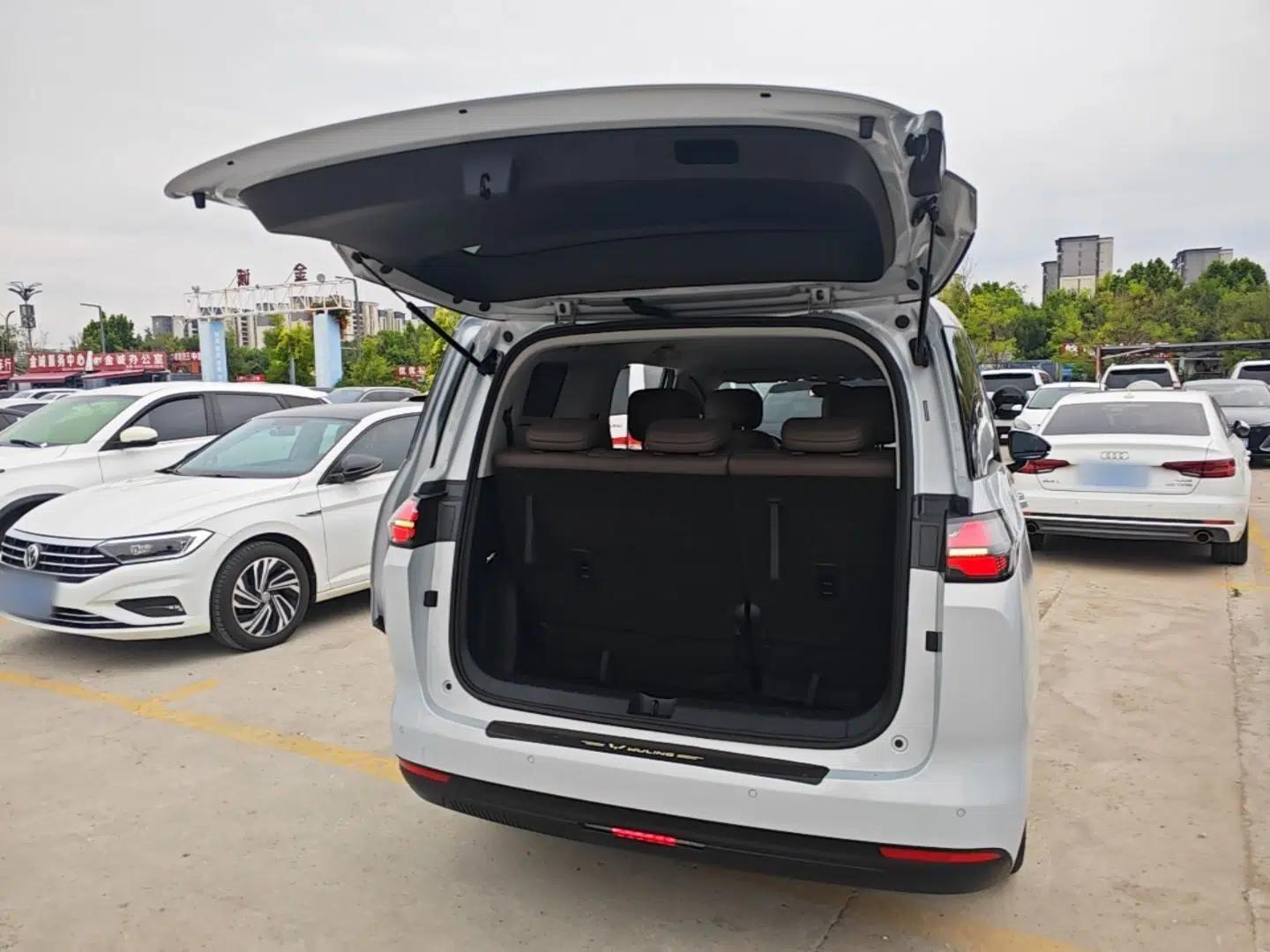Wuling Starlight 730 2025 Model Plug-in Hybrid 125km Luxury Edition — миниатюра 22