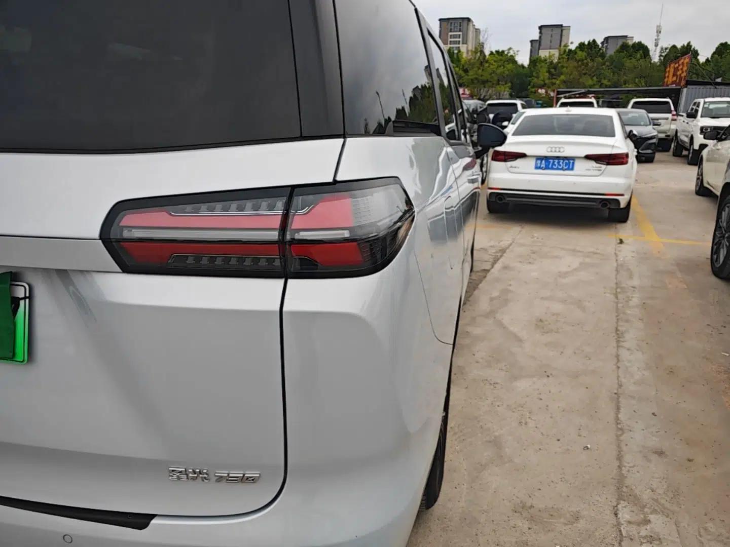 Wuling Starlight 730 2025 Model Plug-in Hybrid 125km Luxury Edition — миниатюра 9