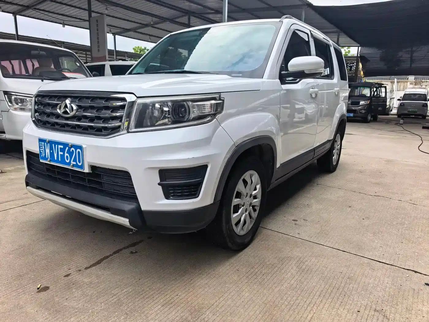 Changan Oushang X70A 2018 Model 1.5L Manual Standard Edition — миниатюра 1