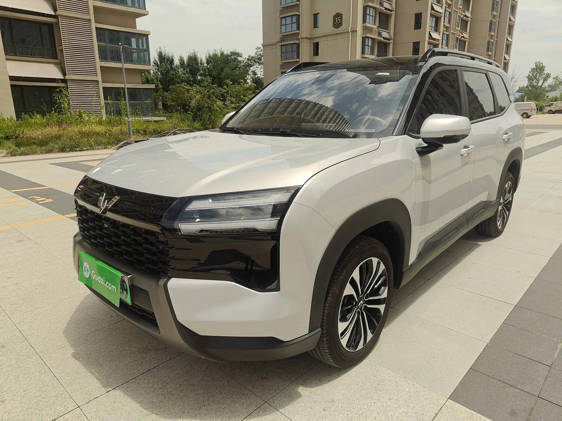 Wuling Xingguang 560 New Energy 2026 Model, Plug-in Hybrid, 125 km, Luxury Version — миниатюра 1