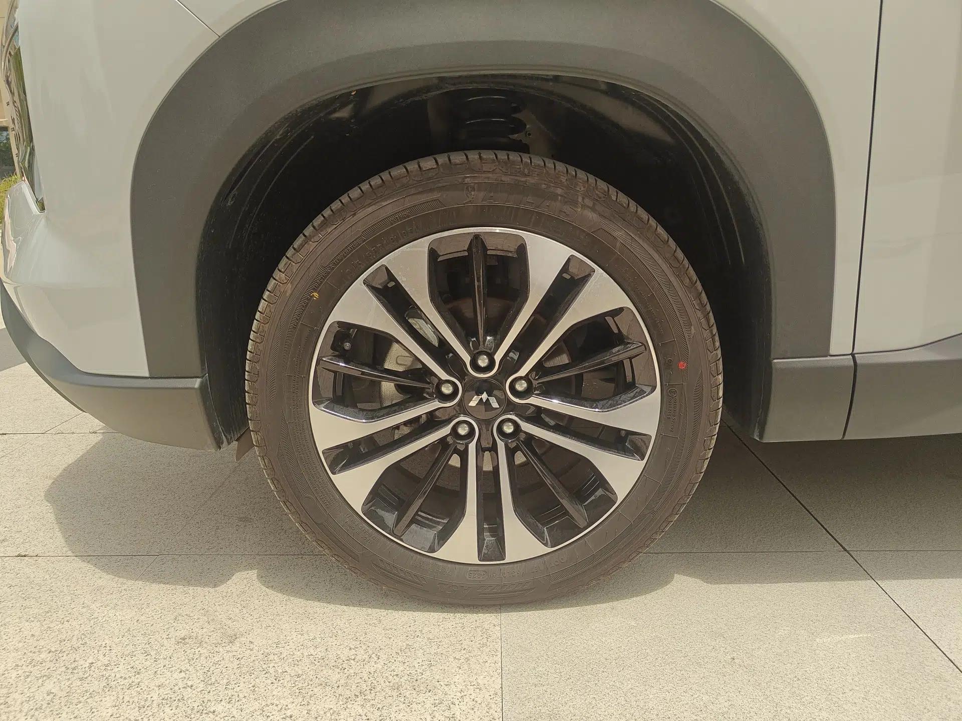 Wuling Xingguang 560 New Energy 2026 Model, Plug-in Hybrid, 125 km, Luxury Version — миниатюра 13