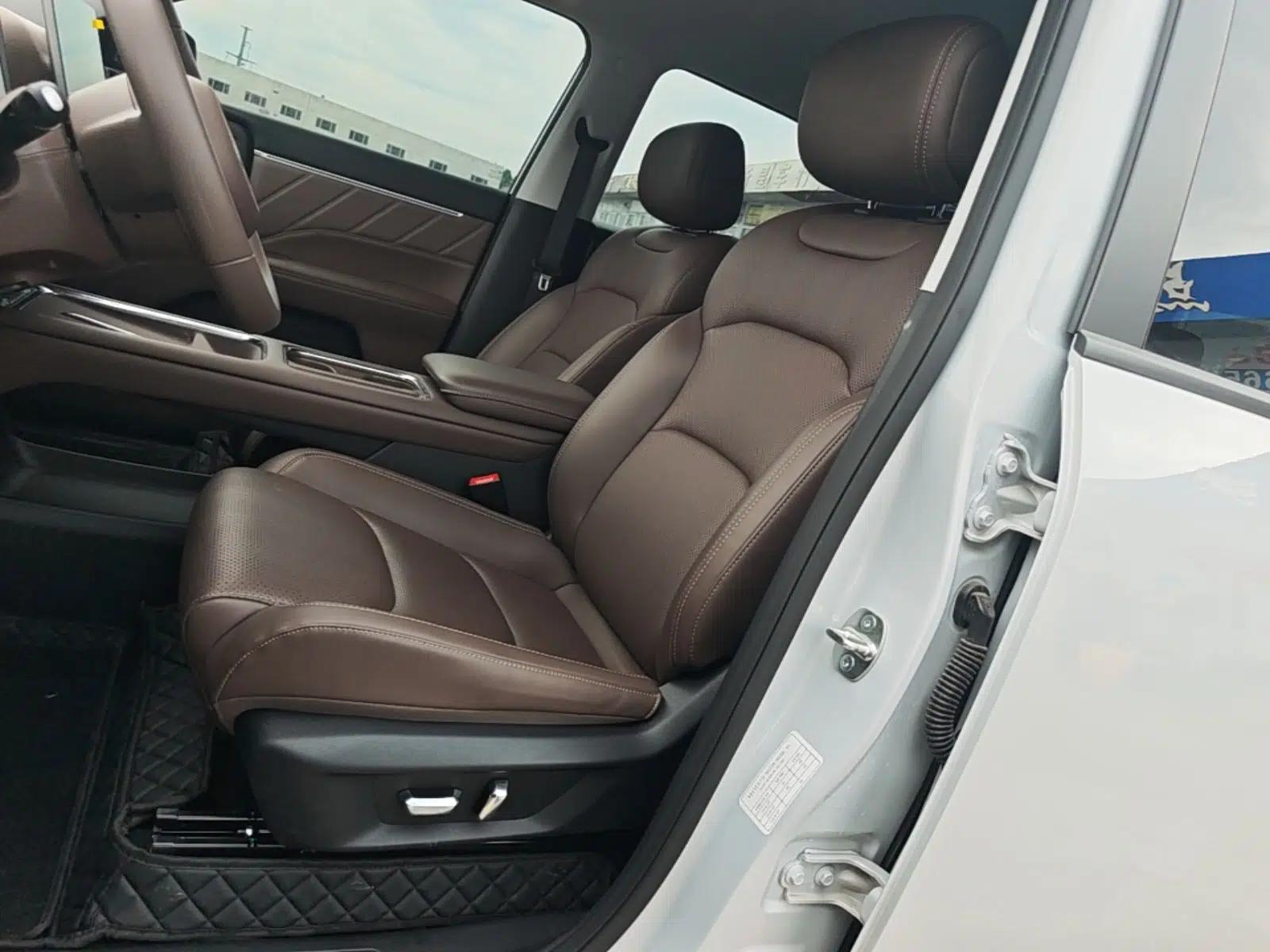 Wuling Xingguang 560 New Energy 2026 Model, Plug-in Hybrid, 125 km, Luxury Version — миниатюра 22