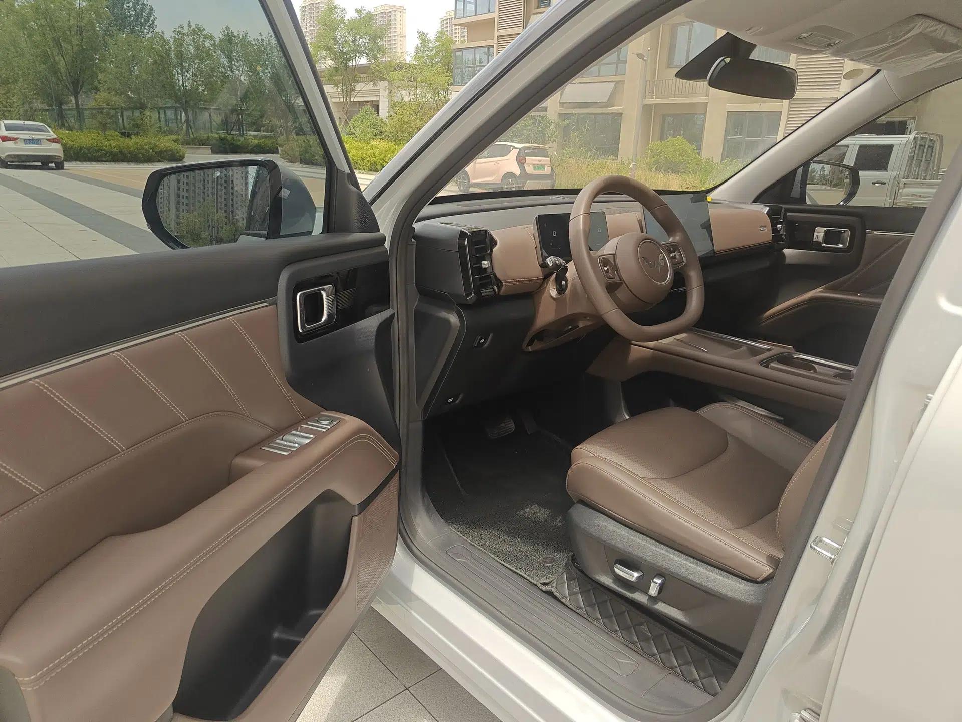Wuling Xingguang 560 New Energy 2026 Model, Plug-in Hybrid, 125 km, Luxury Version — миниатюра 23