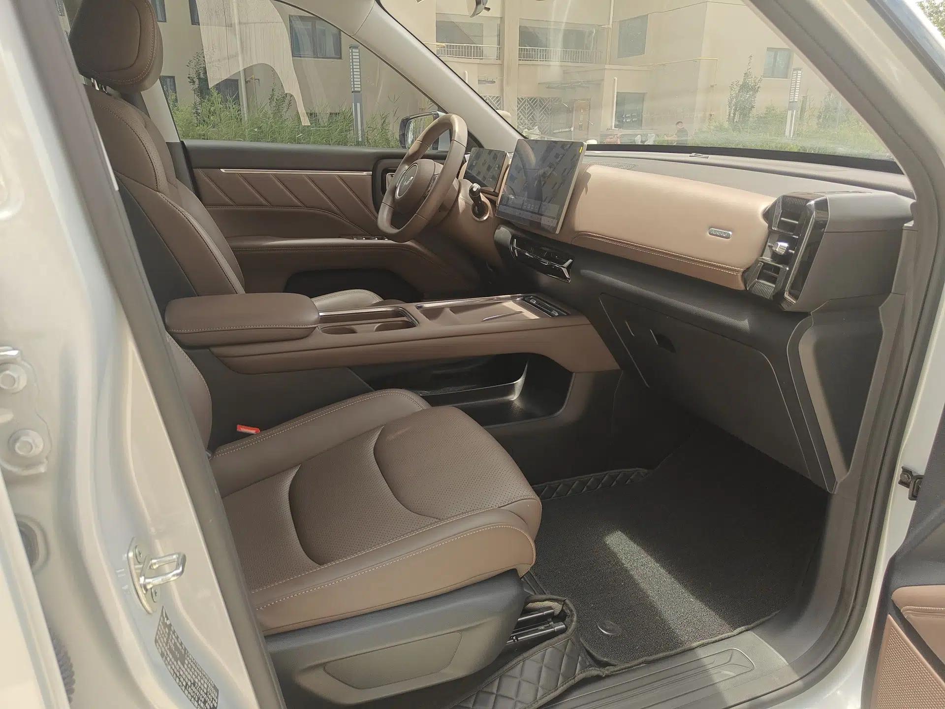 Wuling Xingguang 560 New Energy 2026 Model, Plug-in Hybrid, 125 km, Luxury Version — миниатюра 28