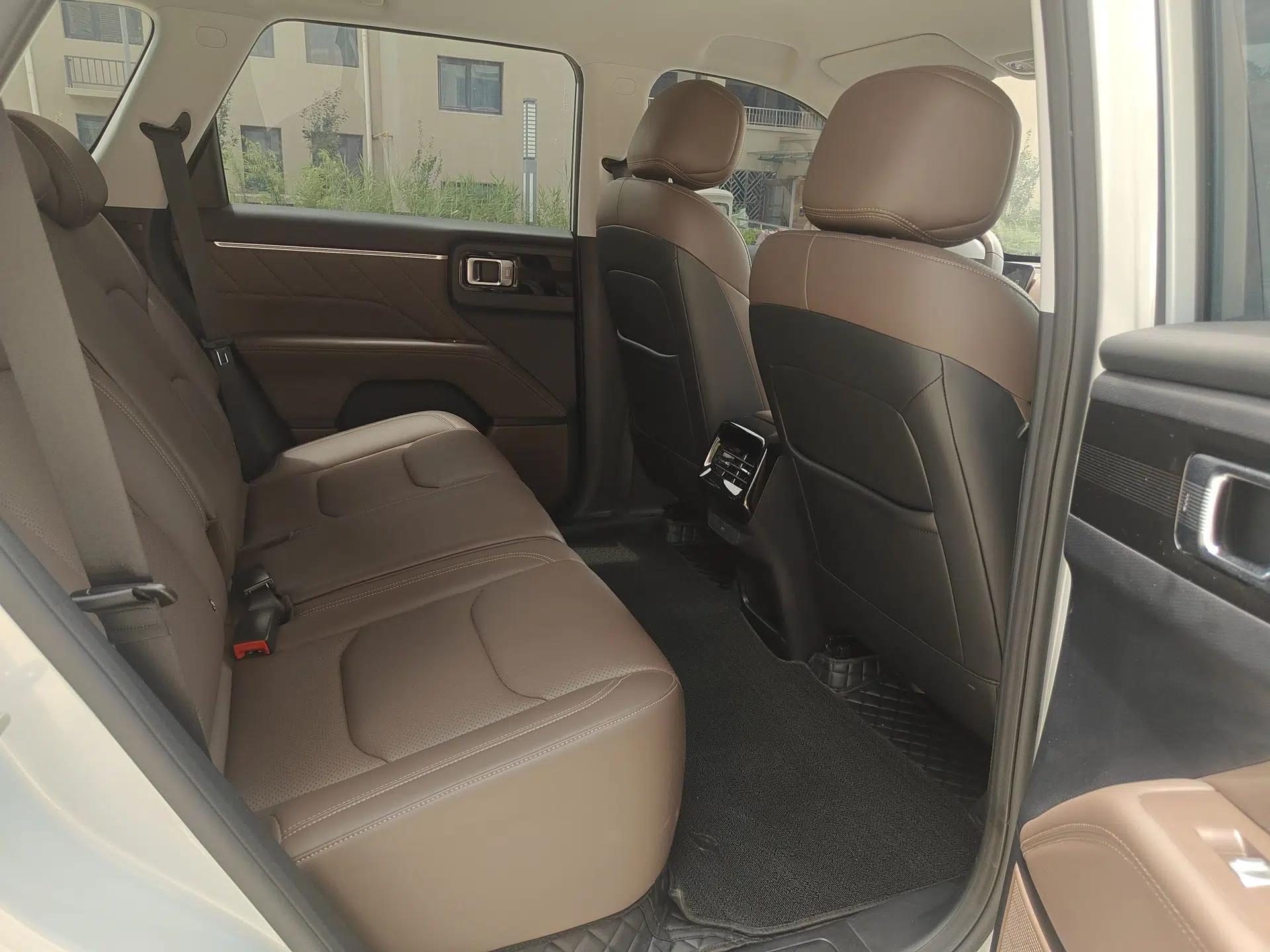 Wuling Xingguang 560 New Energy 2026 Model, Plug-in Hybrid, 125 km, Luxury Version — миниатюра 29