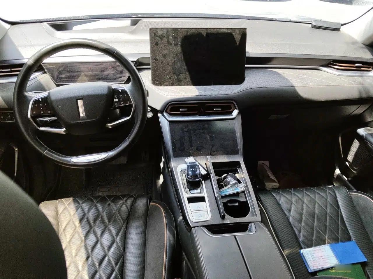 Wey Latte DHT-PHEV 2022 1.5T Two-Wheel-Drive Extra-Large Version — миниатюра 9