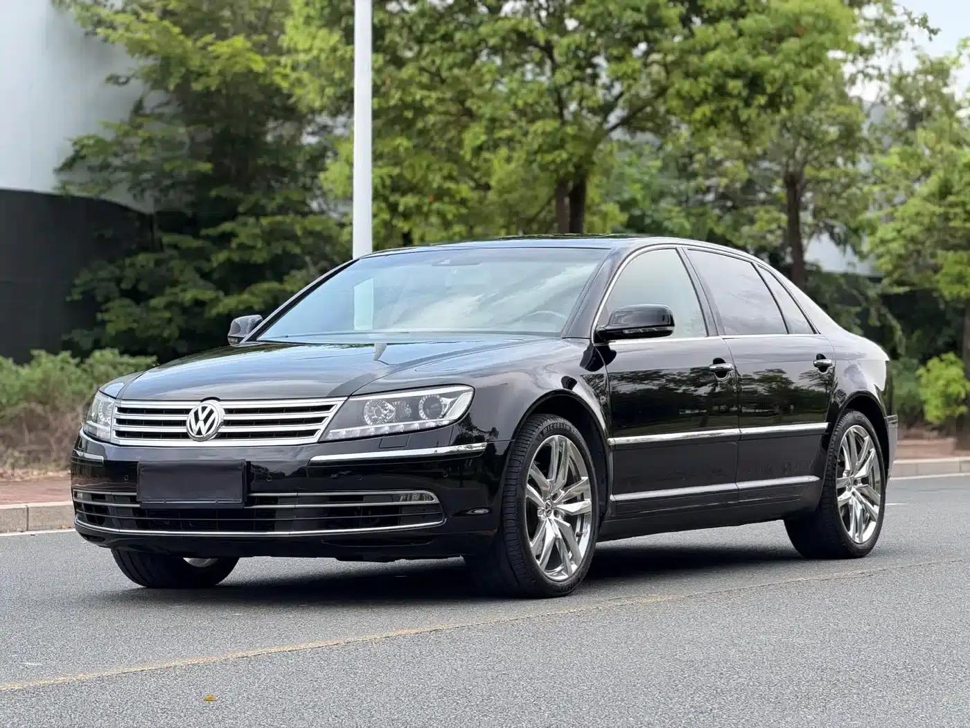 Phaeton 2015 3.6L Premium Edition — миниатюра 1