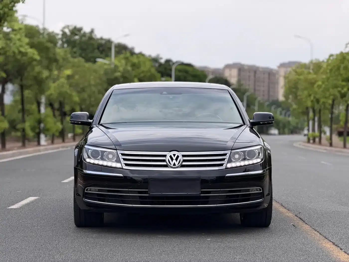 Phaeton 2015 3.6L Premium Edition — миниатюра 2