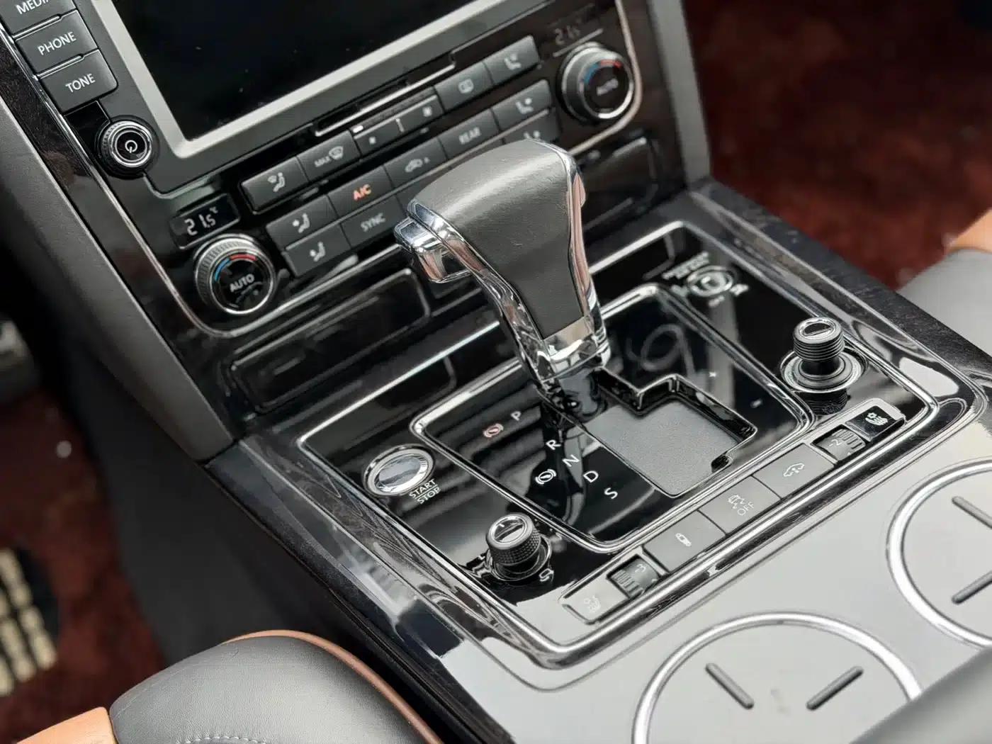 Phaeton 2015 3.6L Premium Edition — миниатюра 17