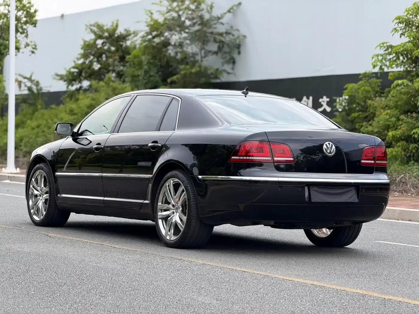 Phaeton 2015 3.6L Premium Edition — миниатюра 4