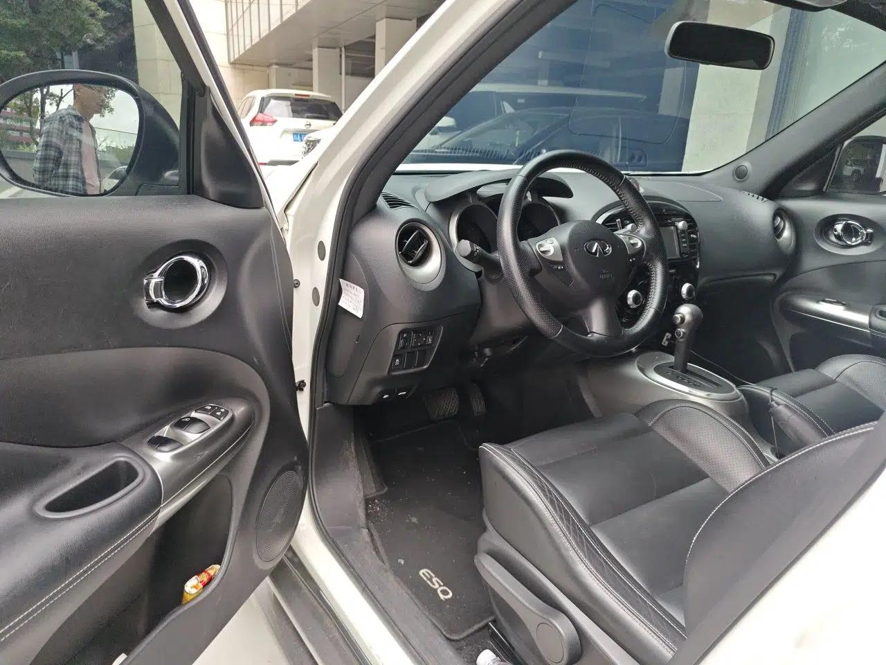 Infiniti ESQ 2014 1.6L Luxury Edition — миниатюра 16