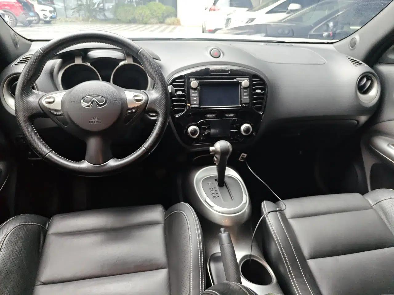 Infiniti ESQ 2014 1.6L Luxury Edition — миниатюра 9