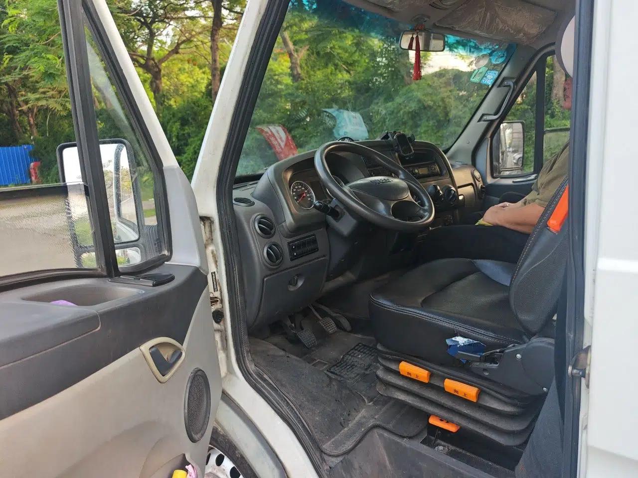 Iveco Power Daily 2017 2.5T Classic A32 Mid-Roof 6-7 Seater Bus 47Z5 — миниатюра 16