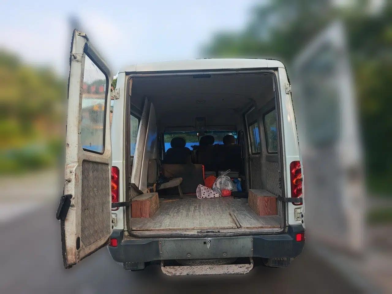 Iveco Power Daily 2017 2.5T Classic A32 Mid-Roof 6-7 Seater Bus 47Z5 — миниатюра 19