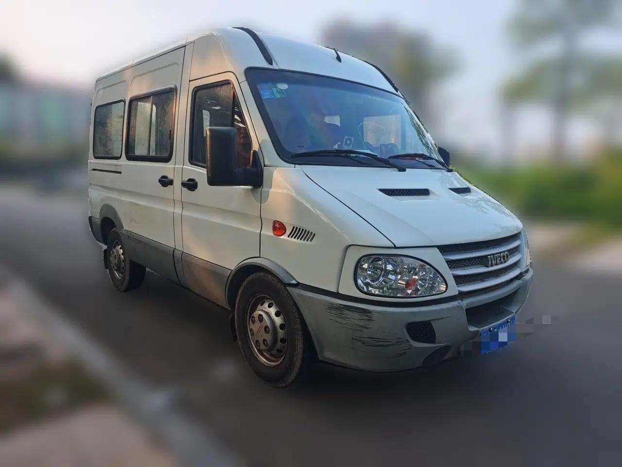 Iveco Power Daily 2017 2.5T Classic A32 Mid-Roof 6-7 Seater Bus 47Z5 — миниатюра 3