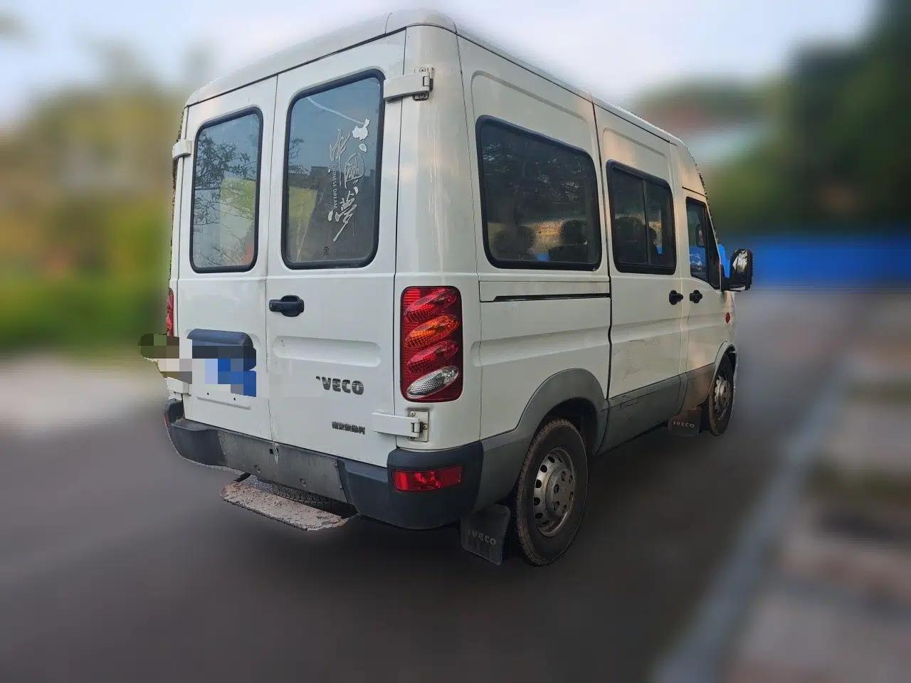 Iveco Power Daily 2017 2.5T Classic A32 Mid-Roof 6-7 Seater Bus 47Z5 — миниатюра 6