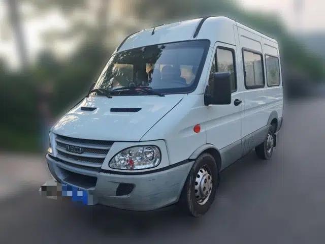 Iveco Power Daily 2017 2.5T Classic A32 Mid-Roof 6-7 Seater Bus 47Z5