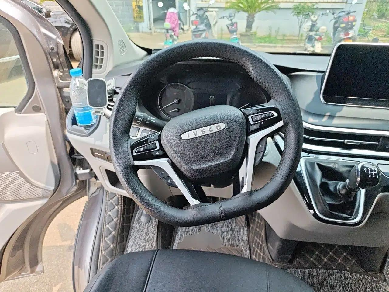 Iveco Fidato 2023 C30 Passenger Van 2.0T 93kW Manual Transmission Xingtu Edition Low Roof — миниатюра 10