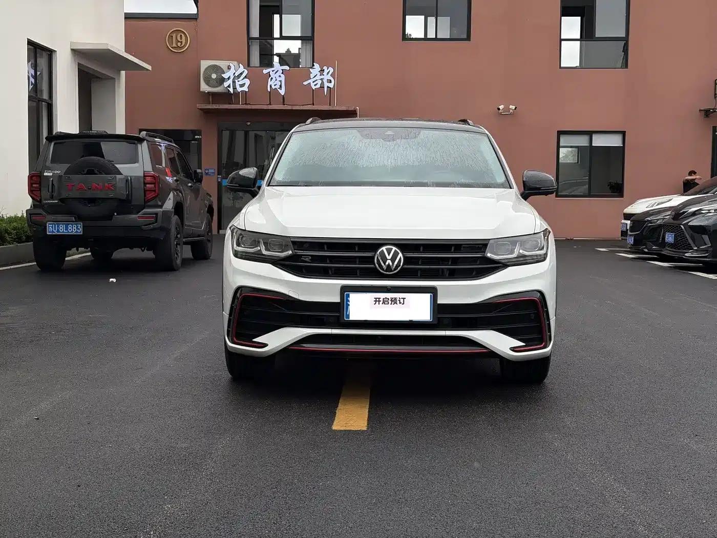 Tiguan X 2023 Facelift 330TSI 2WD Premium Flagship Edition — миниатюра 1