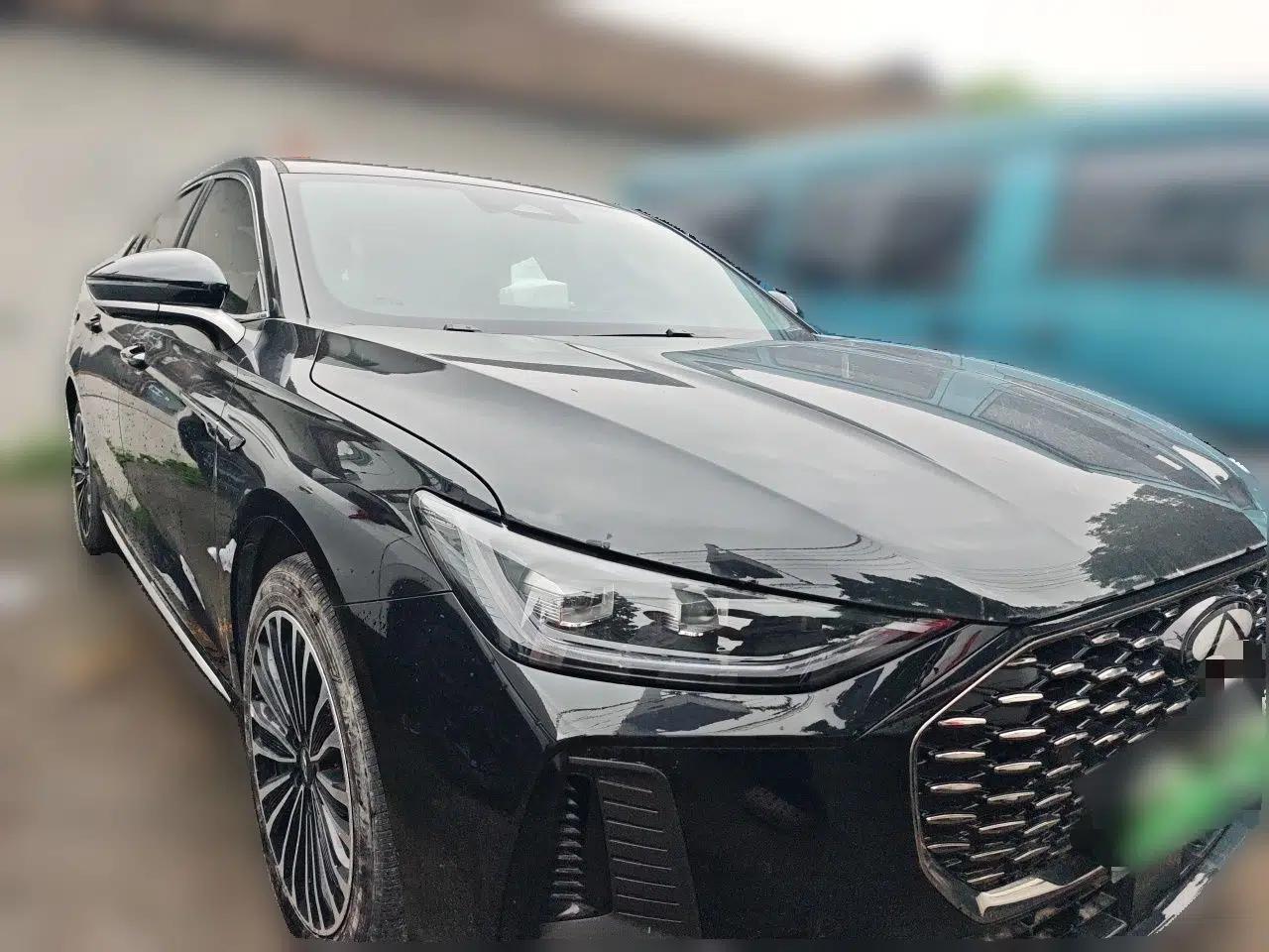 Chery Fengyun A8L 2025 1.5 TGDI 145 km Luxury Version — миниатюра 3