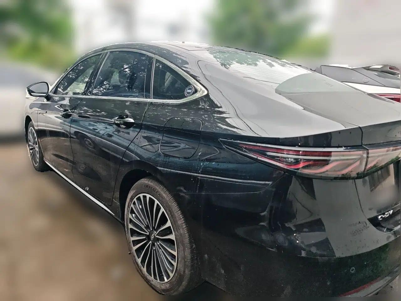 Chery Fengyun A8L 2025 1.5 TGDI 145 km Luxury Version — миниатюра 4