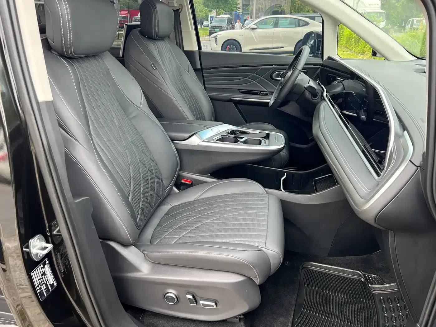 Everyone 9 2022 Long Range Mountain Six-Seater Edition — миниатюра 8