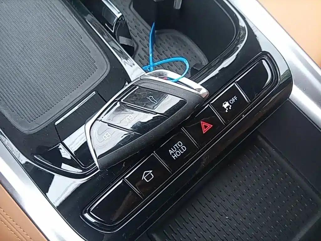 Maxus G50 Plug-in Hybrid 2025 Navigator Edition — миниатюра 9