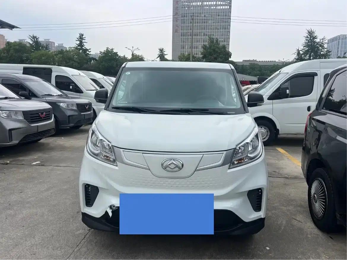 Maxus EV30 2023: Pure Electric Intelligent Logistics Expert - Long Wheelbase Guoxuan — миниатюра 1