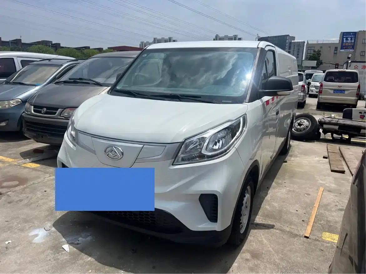 Maxus EV30 2023: Pure Electric Intelligent Logistics Expert - Long Wheelbase Guoxuan — миниатюра 2