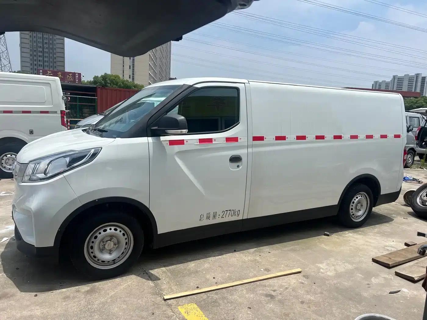 Maxus EV30 2023: Pure Electric Intelligent Logistics Expert - Long Wheelbase Guoxuan — миниатюра 9
