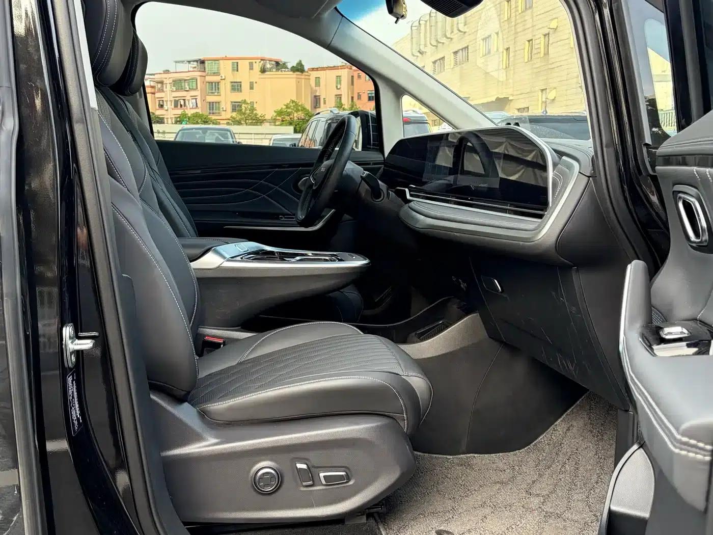 Maxus G90 2023 2.0T Galaxy 7-seater Edition — миниатюра 17