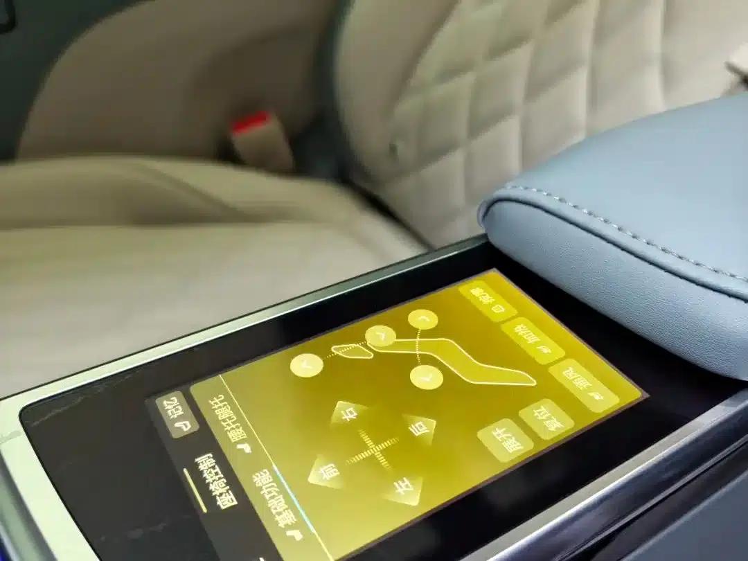 Maxus G90 2022 2.0T Interstellar 7-Seater Edition — миниатюра 14