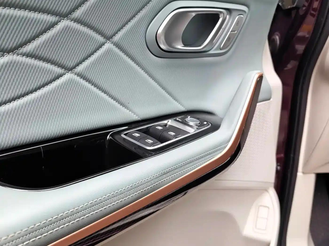 Maxus G90 2022 2.0T Interstellar 7-Seater Edition — миниатюра 3