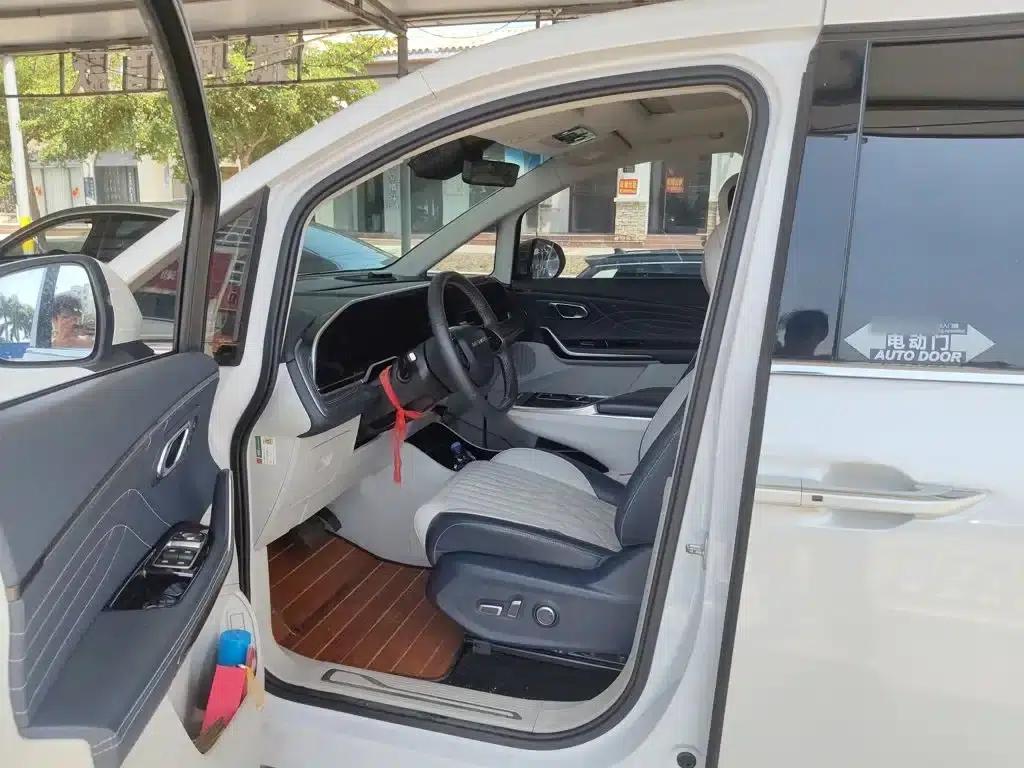 Maxus G90 2022 2.0T Interstellar Six-Seat Edition — миниатюра 13