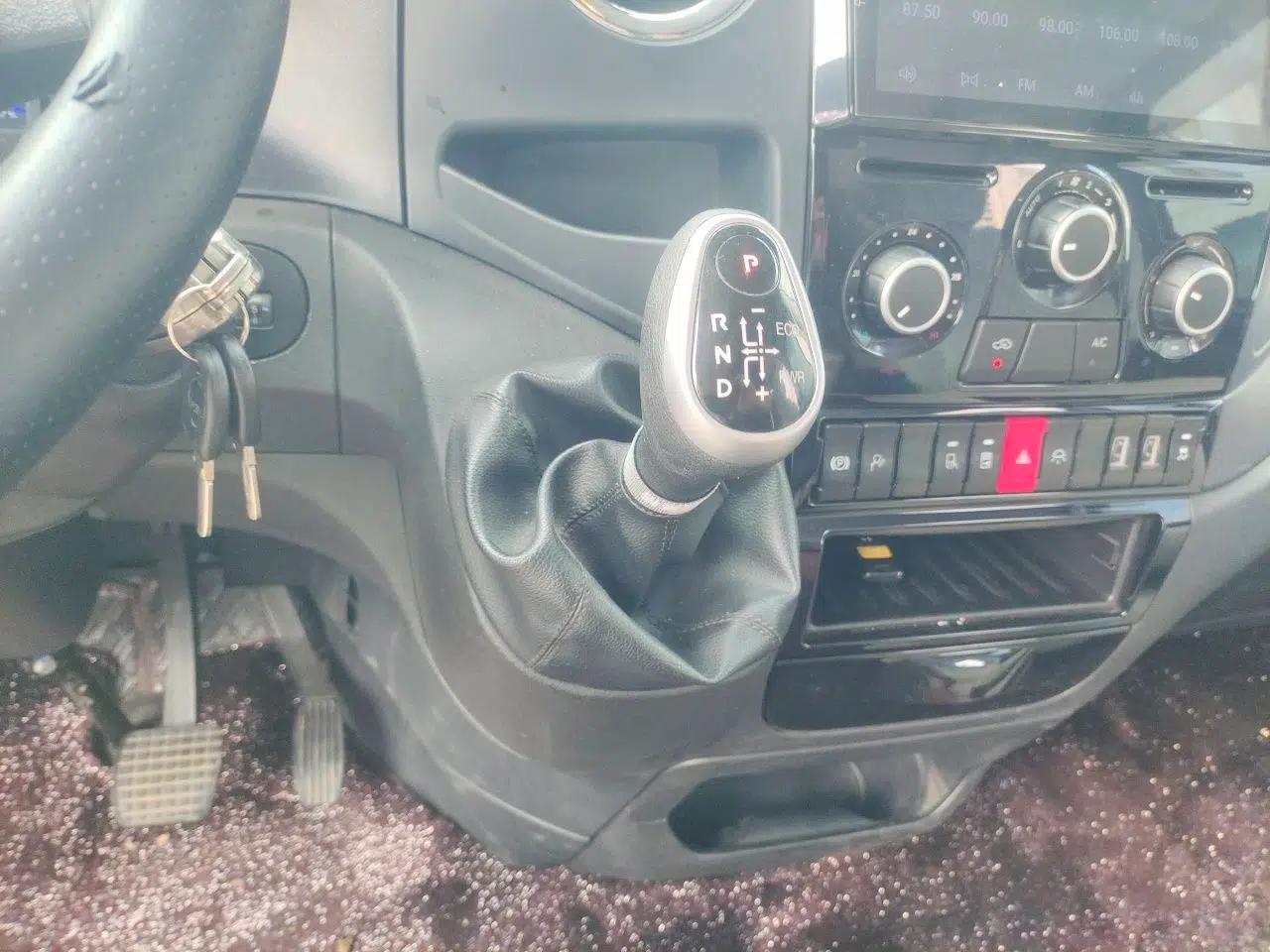 Iveco Eurocargo Iveco Ousheng, 3.0 automatic diesel, long wheelbase, low roof — миниатюра 14
