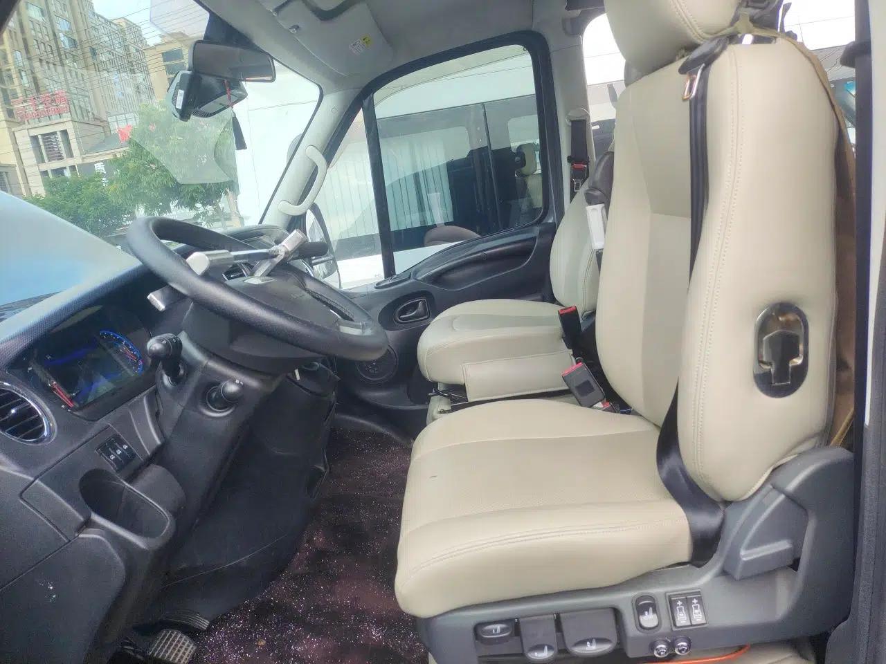 Iveco Eurocargo Iveco Ousheng, 3.0 automatic diesel, long wheelbase, low roof — миниатюра 15