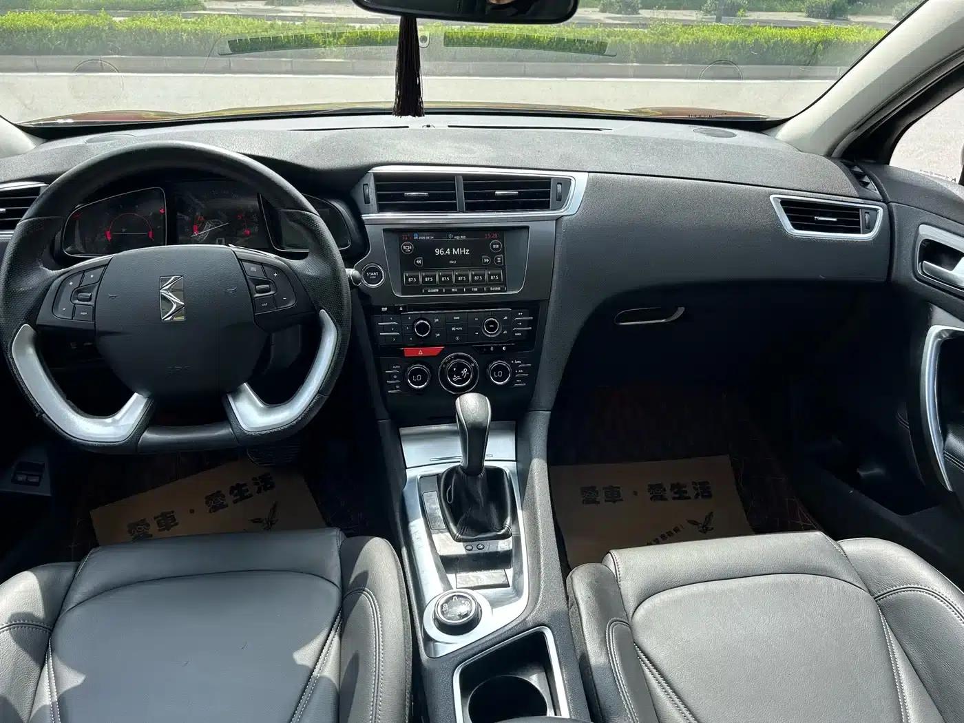 DS 6 2014 1.6T Luxury Edition THP160 — миниатюра 4