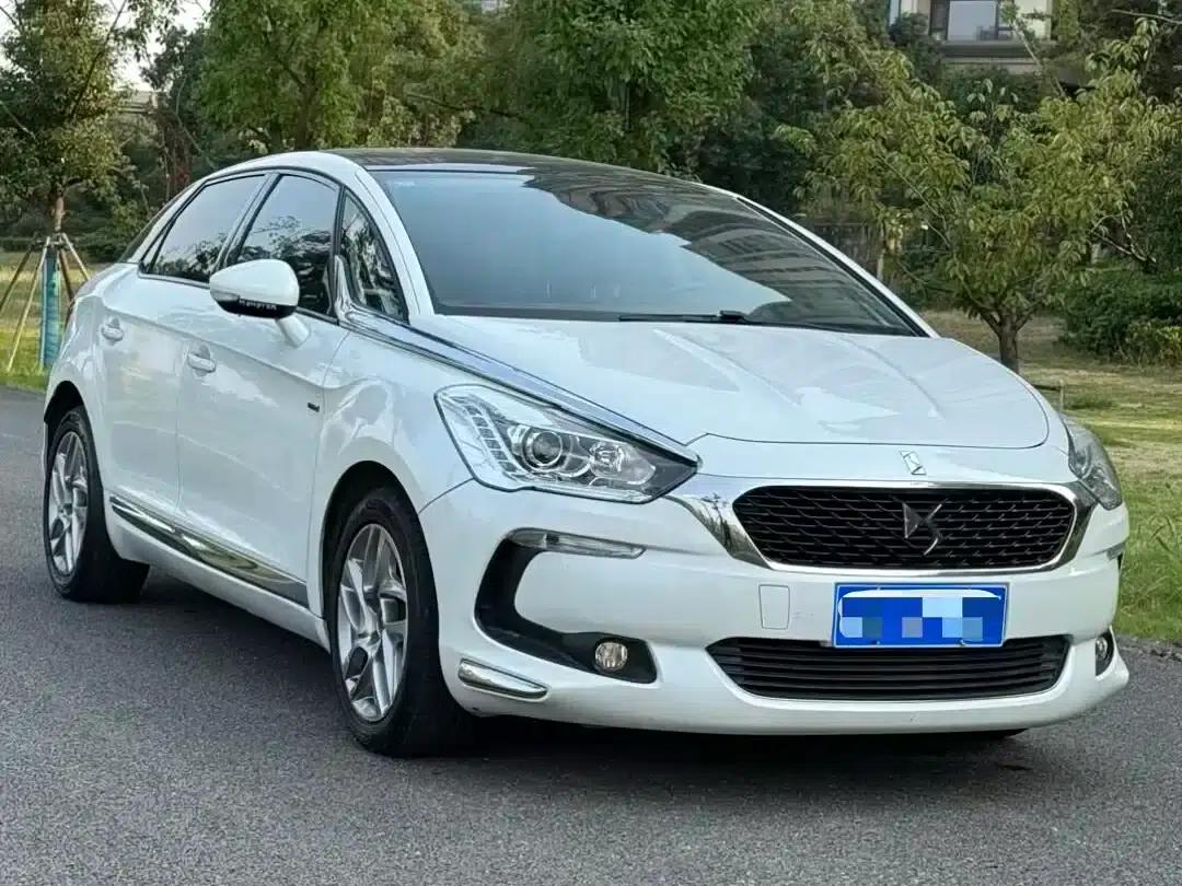 DS 5 2015 1.6T Luxury Edition THP160 — миниатюра 3