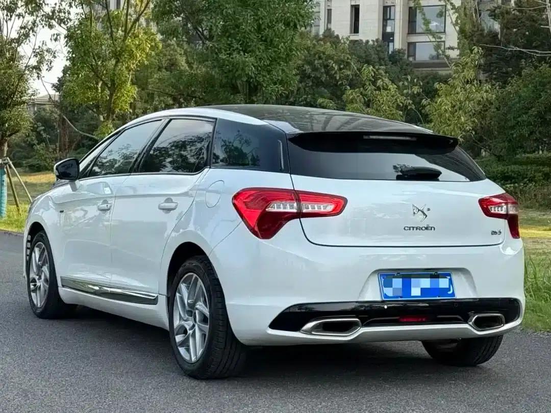 DS 5 2015 1.6T Luxury Edition THP160 — миниатюра 5