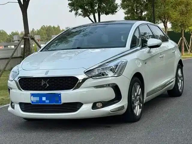 DS 5 2015 1.6T Luxury Edition THP160