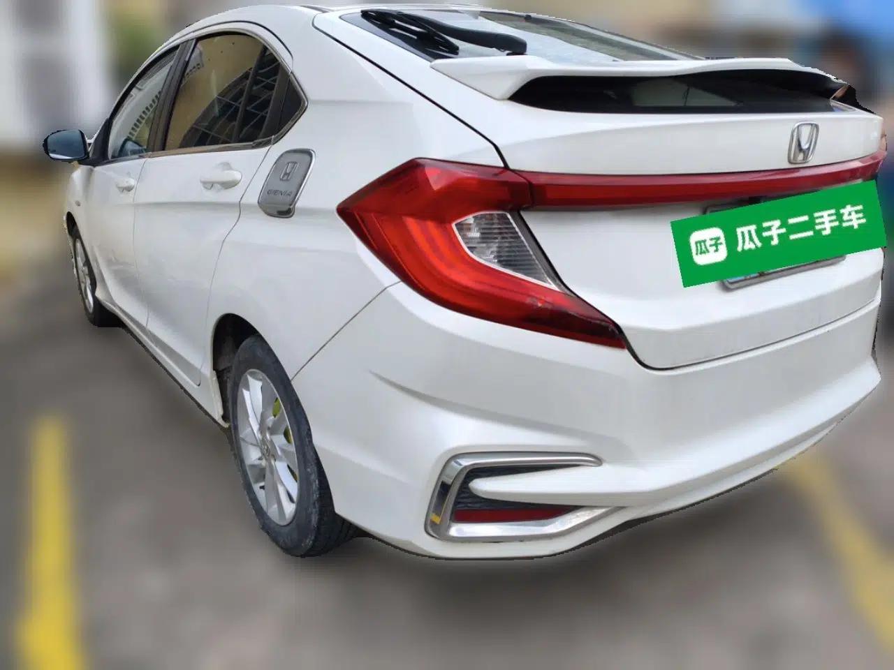 Honda Gienia 2017 1.5L CVT Classic Edition — миниатюра 4