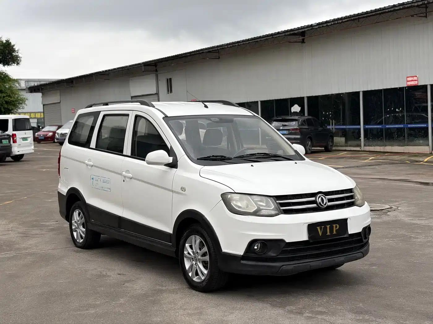 Fengguang 360 2015 Model 1.5L Manual Deluxe 7-Seater National V Emission Standard — миниатюра 1