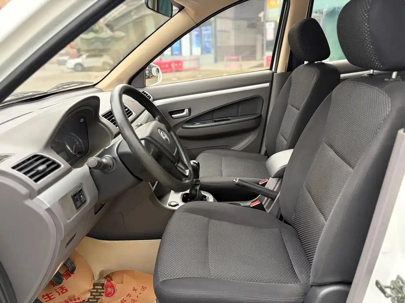 Fengguang 360 2015 Model 1.5L Manual Deluxe 7-Seater National V Emission Standard — миниатюра 4