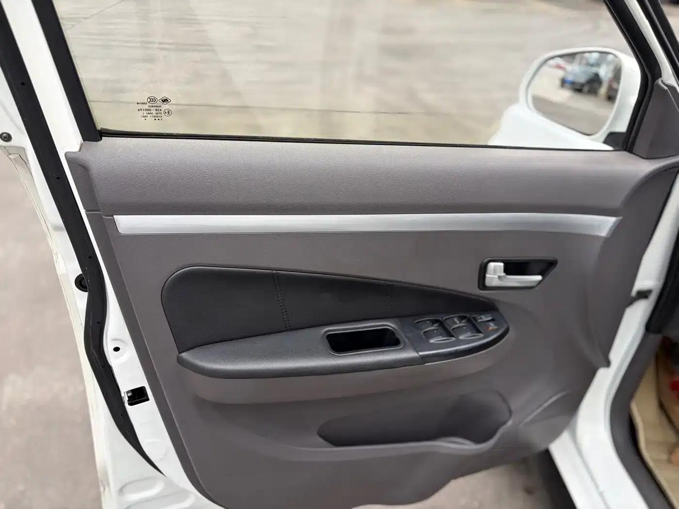 Fengguang 360 2015 Model 1.5L Manual Deluxe 7-Seater National V Emission Standard — миниатюра 5