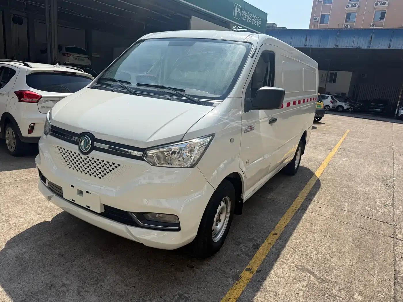 Yufeng EM26 2023 Standard Edition 41.472kWh Henan Lithium Power — миниатюра 1