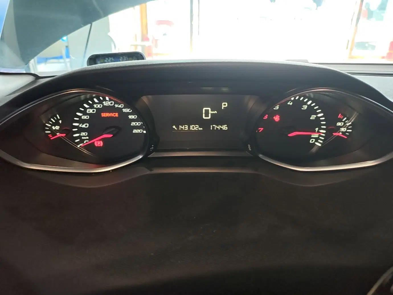 Peugeot 308S 2015 1.2T Automatic Jingchi Edition — миниатюра 21
